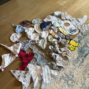Baby bundle - hats socks and bibs all you could need!! Excellent condition